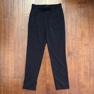 H&M Slim Fit Black Striped Women’s Elastic Waist Pull On Cuffed Pants, Size XS